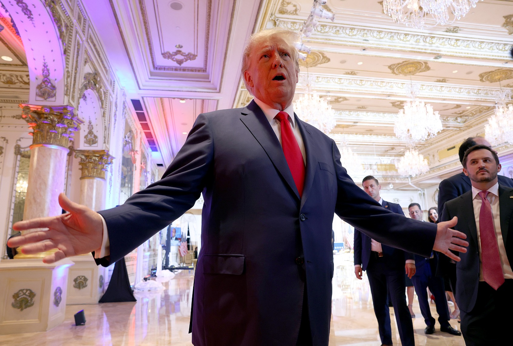 The news media is blowing Trump coverage again